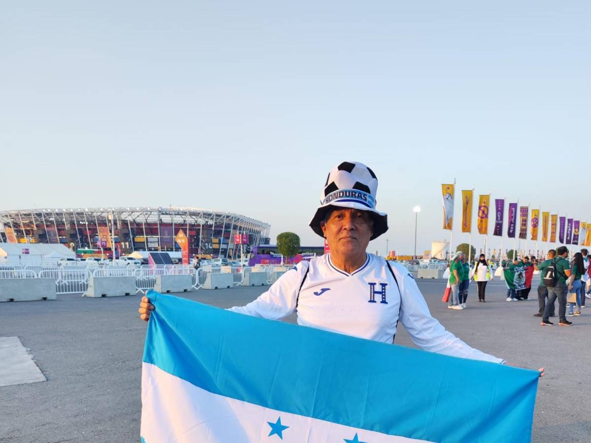 Chicas, hondureño presente y besos en debut de México