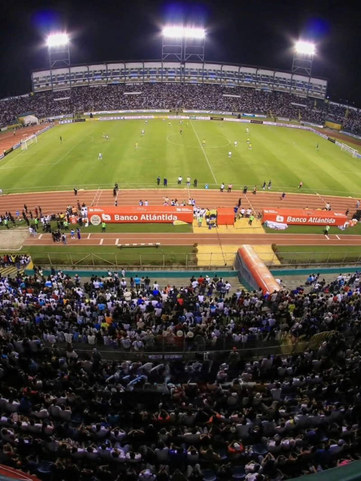 Milagro Flores sorprende y le deja mensaje a Supremo tras partido de TikTokers