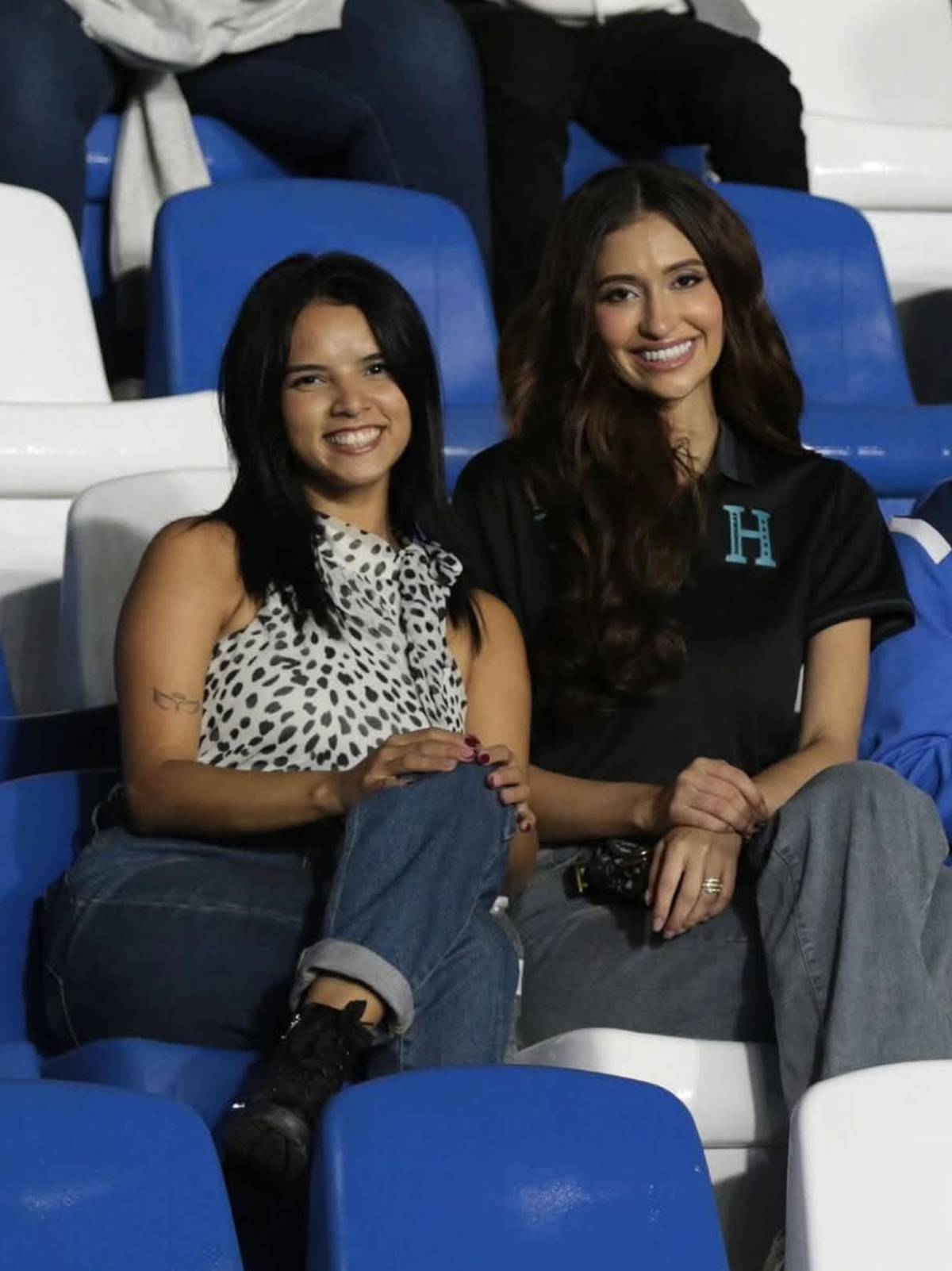 Esposa de futbolista cautiva y el descuido de chica: las bellezas del Honduras vs Jamaica