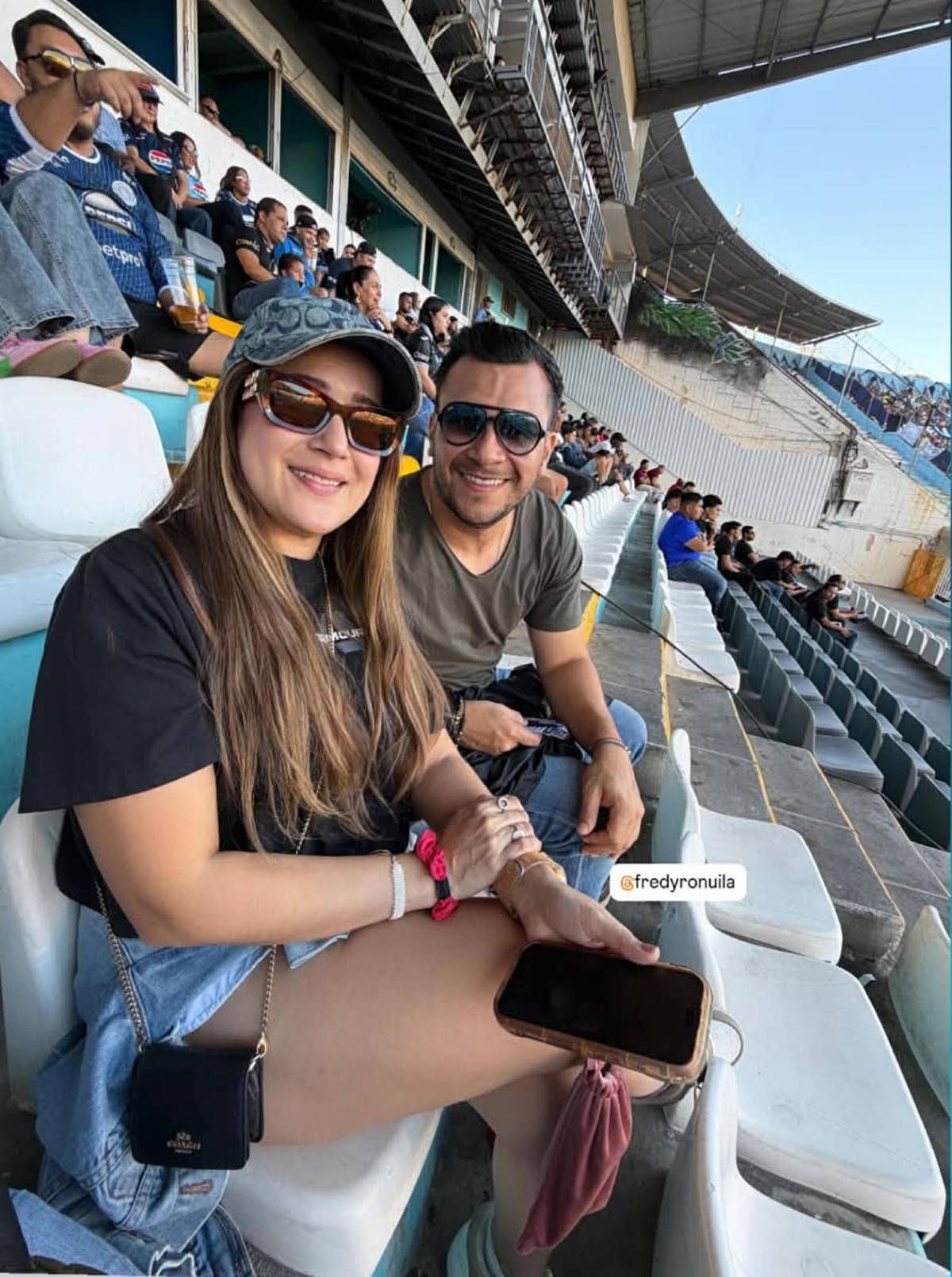 'Tota' Medina pierde la cabeza, festejo a lo Cristiano, mensaje al DT de Honduras en el Clásico y lindas chicas