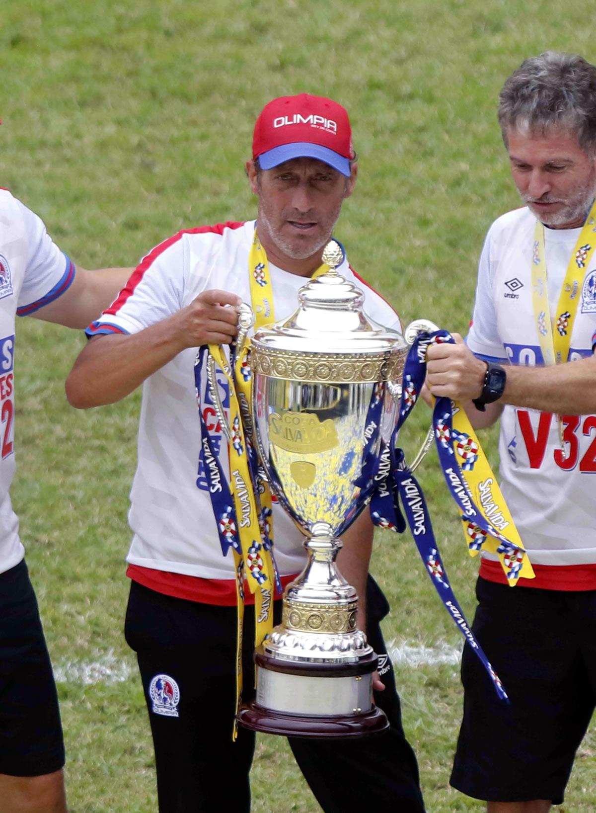 Pedro Troglio hace historia como el único entrenador tetracampeón en Honduras.