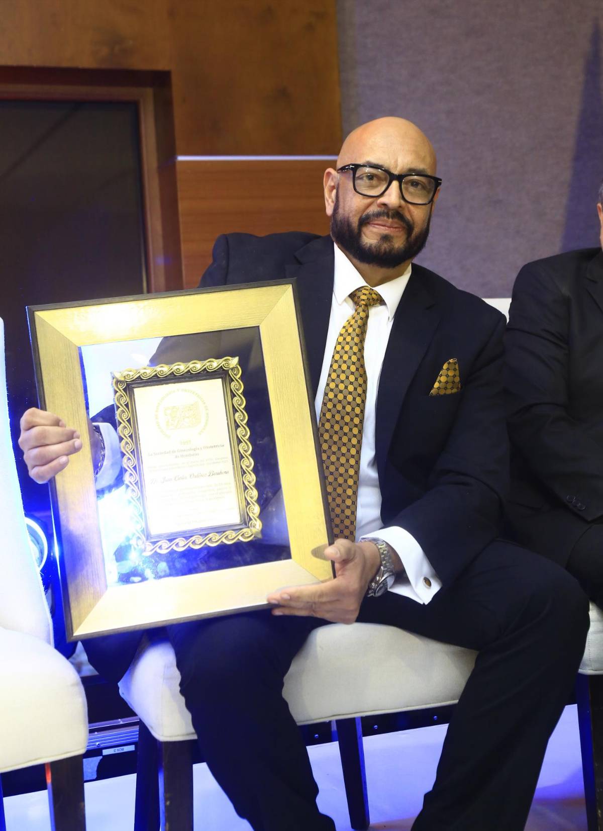 Rinden homenaje al Dr. Juan Carlos Ordóñez