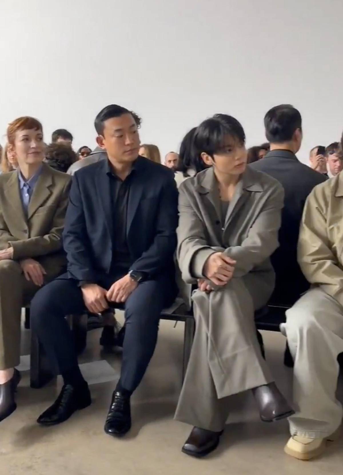 Jungkook deslumbra en el desfile de Calvin Klein en Nueva York