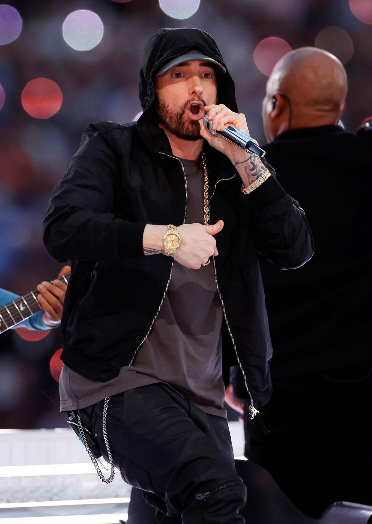 Eminem hizo su presentación cantando “Lose Yourself”.