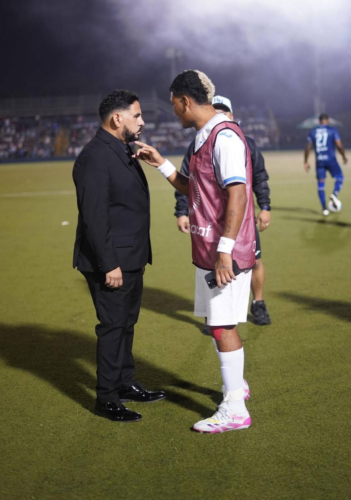 Tiktokers de Honduras con festejo alocado, agresión a Supremo y la bronca en Nicaragua