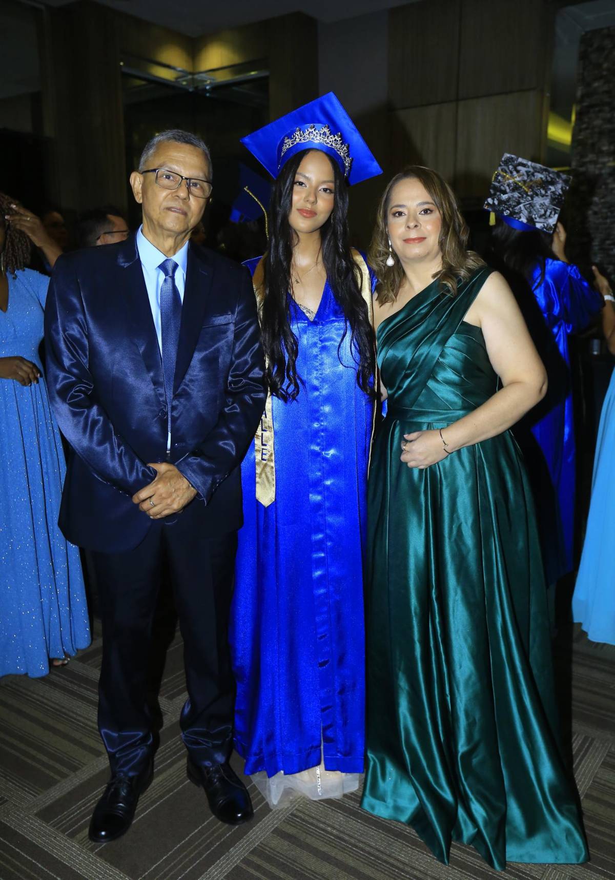 Seniors 2025 del Instituto Bilingüe del Valle celebran su graduación