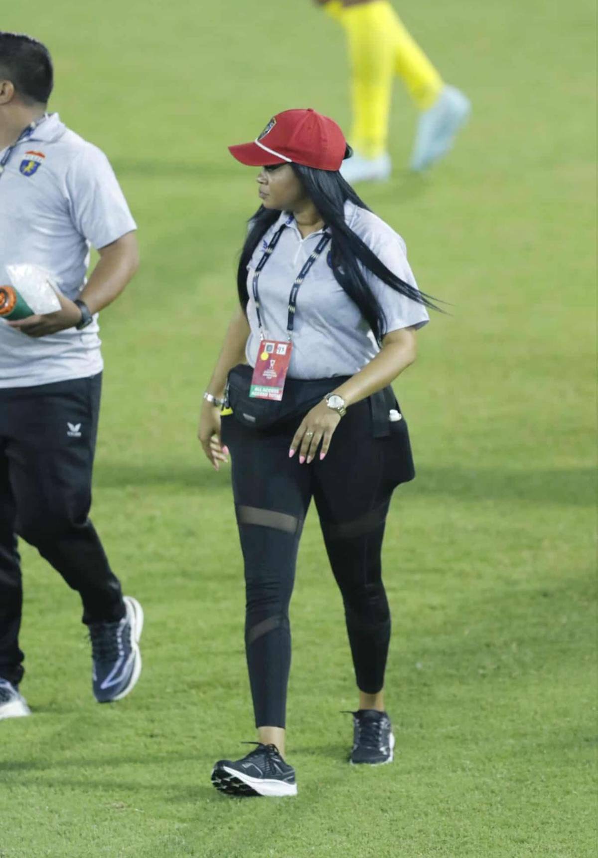 Decepción en el Real España, el villano, héroe, esposa de jugador y la chica del Plaza Amador