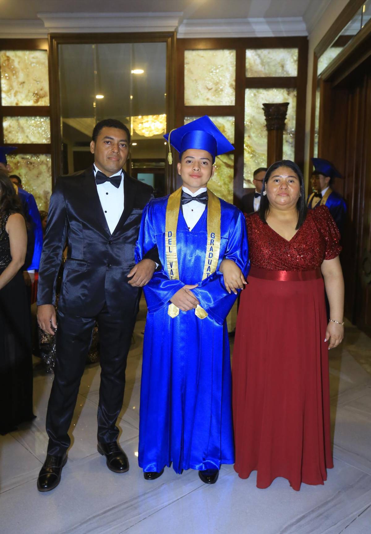 Seniors 2025 del Instituto Bilingüe del Valle celebran su graduación