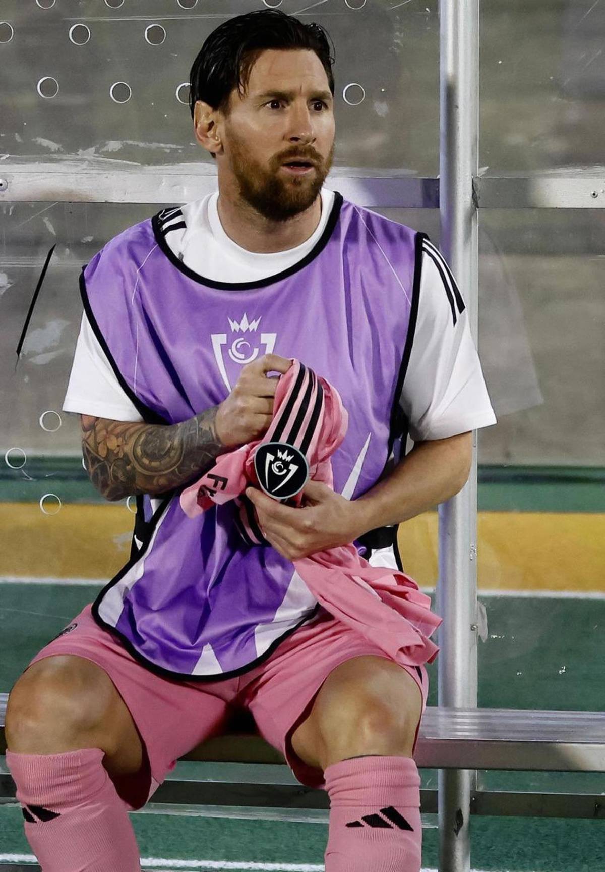 Messi desata locura en Jamaica y el suertudo que se llevó su camiseta