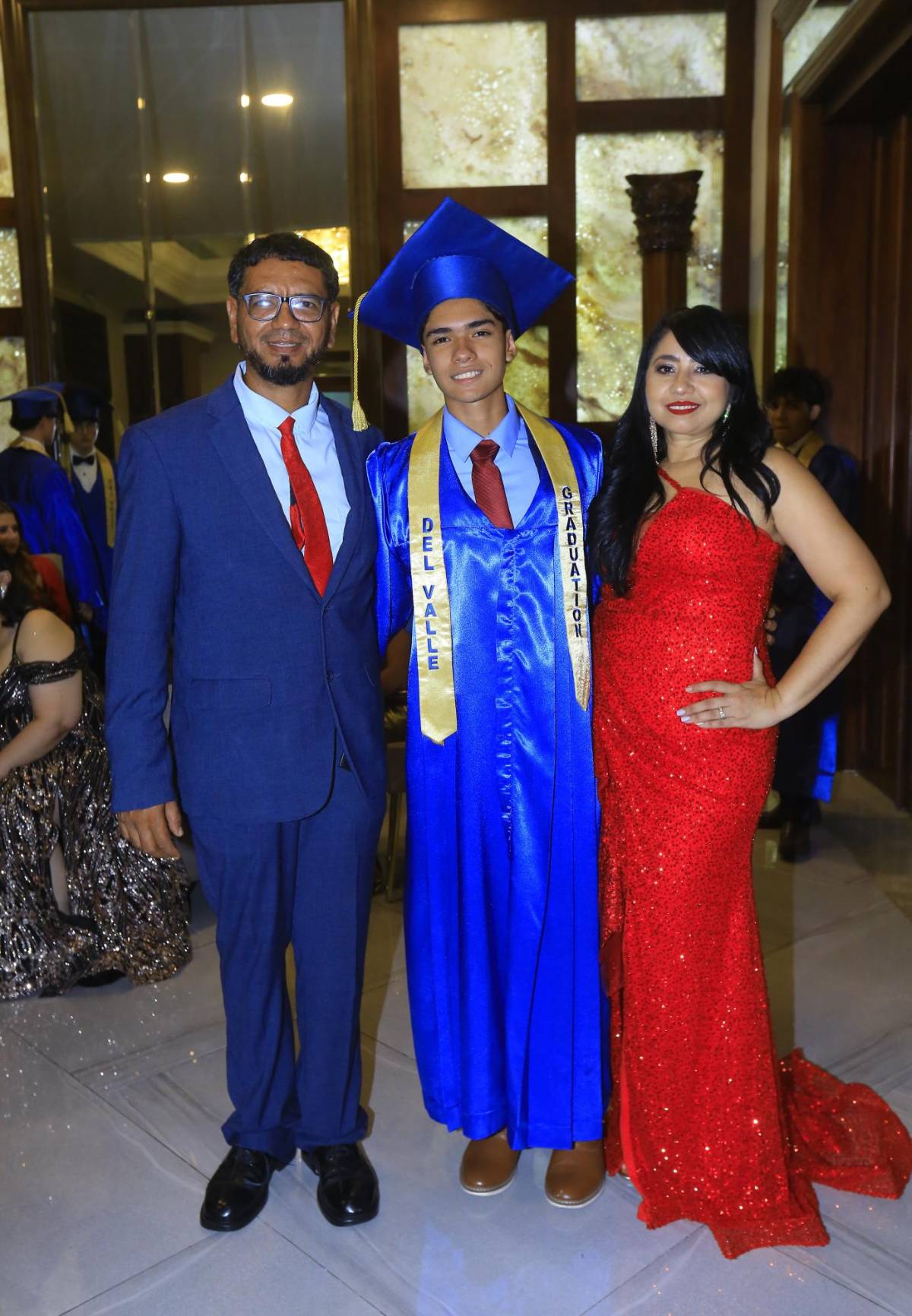 Seniors 2025 del Instituto Bilingüe del Valle celebran su graduación