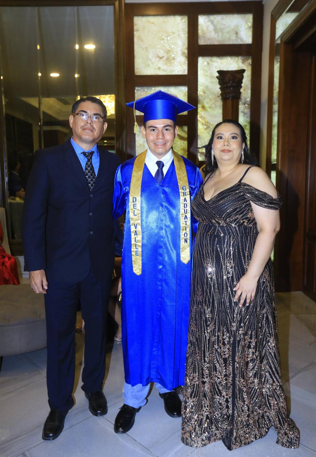 Seniors 2025 del Instituto Bilingüe del Valle celebran su graduación