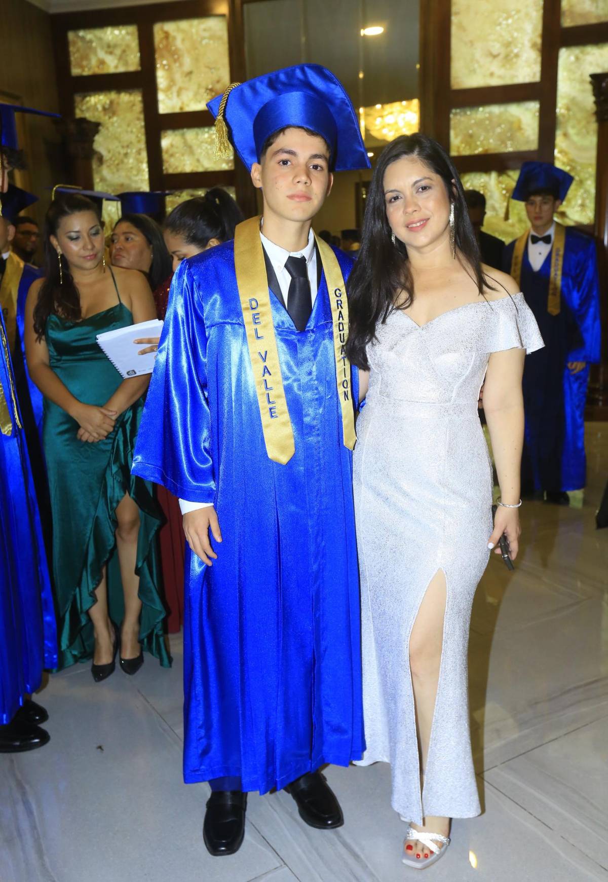 Seniors 2025 del Instituto Bilingüe del Valle celebran su graduación