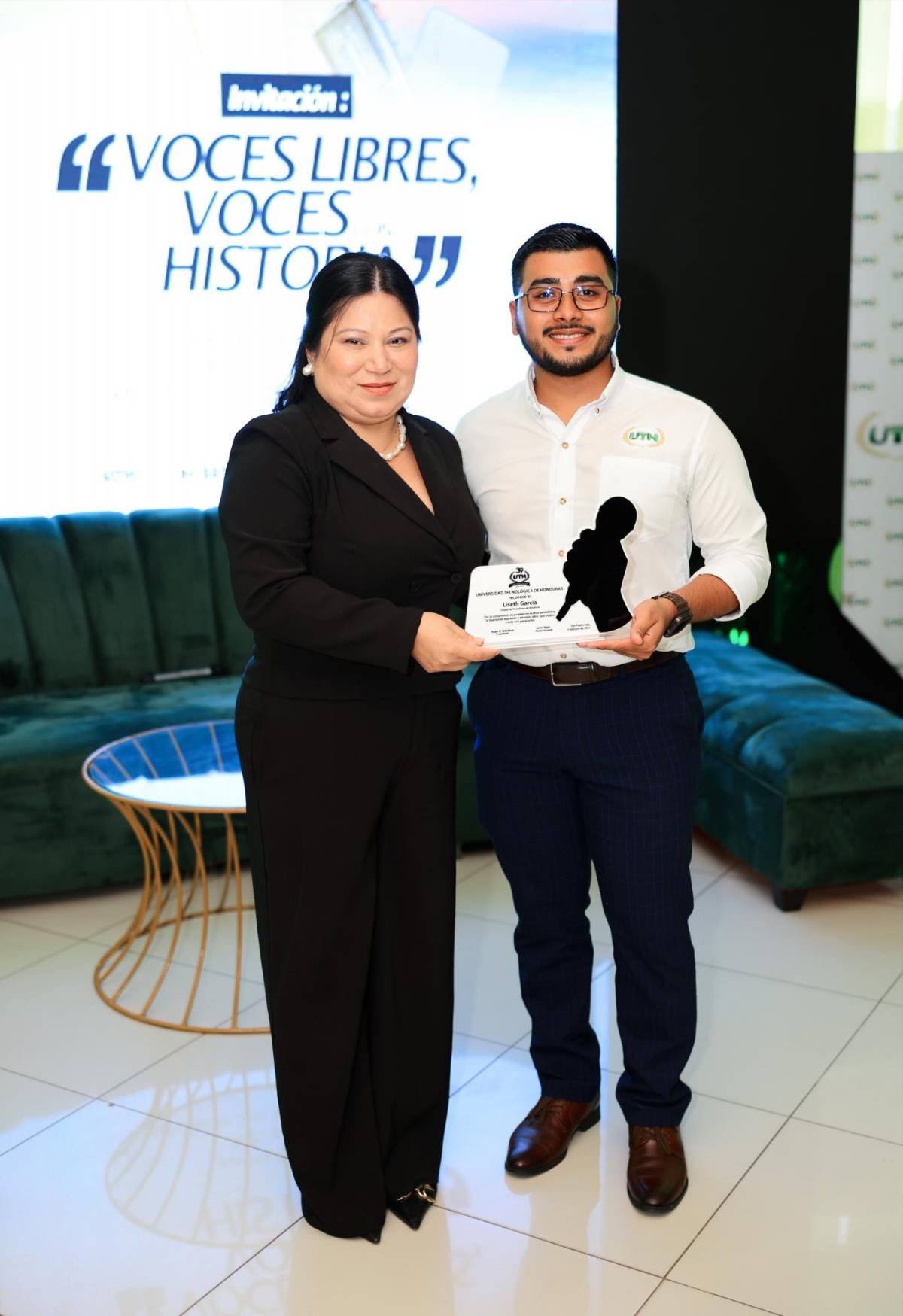 Voces libres, voces con historia, un homenaje a periodistas de la zona norte