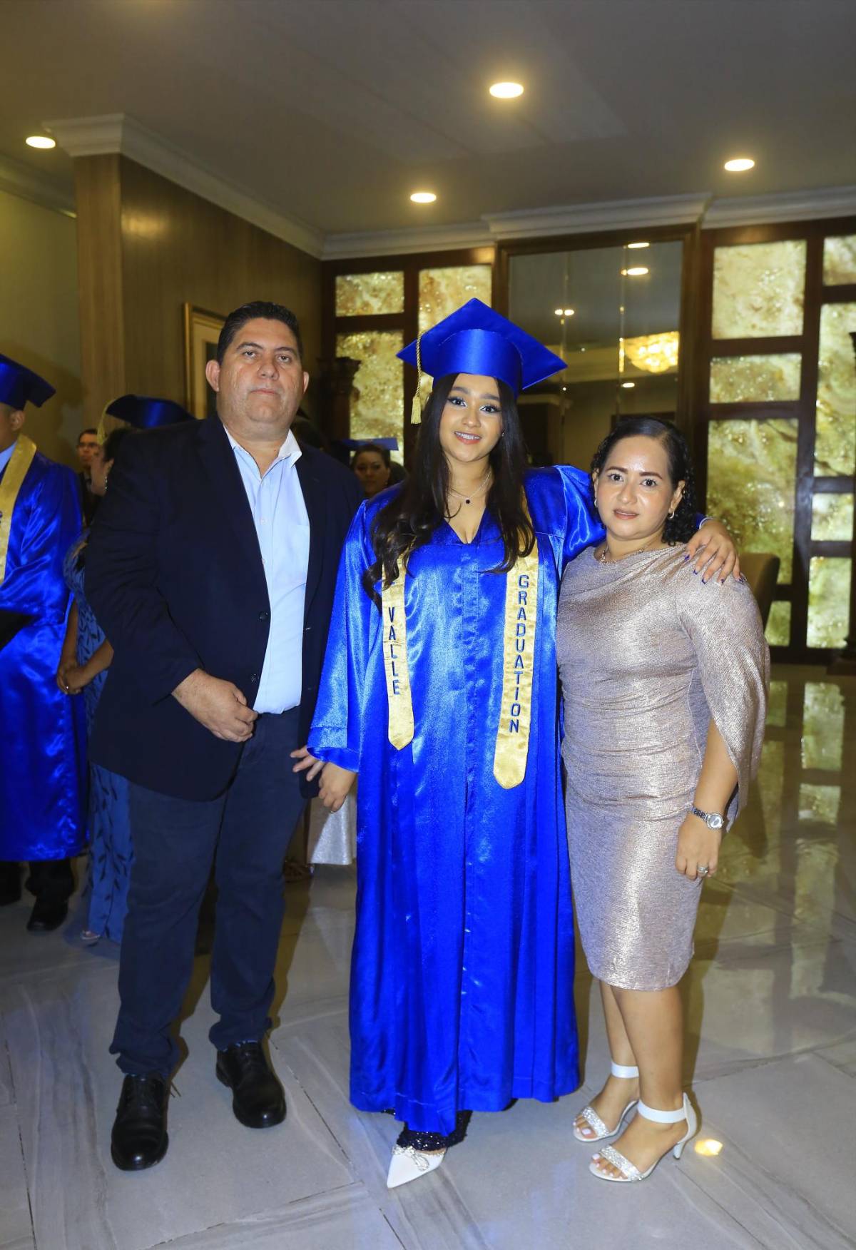 Seniors 2025 del Instituto Bilingüe del Valle celebran su graduación