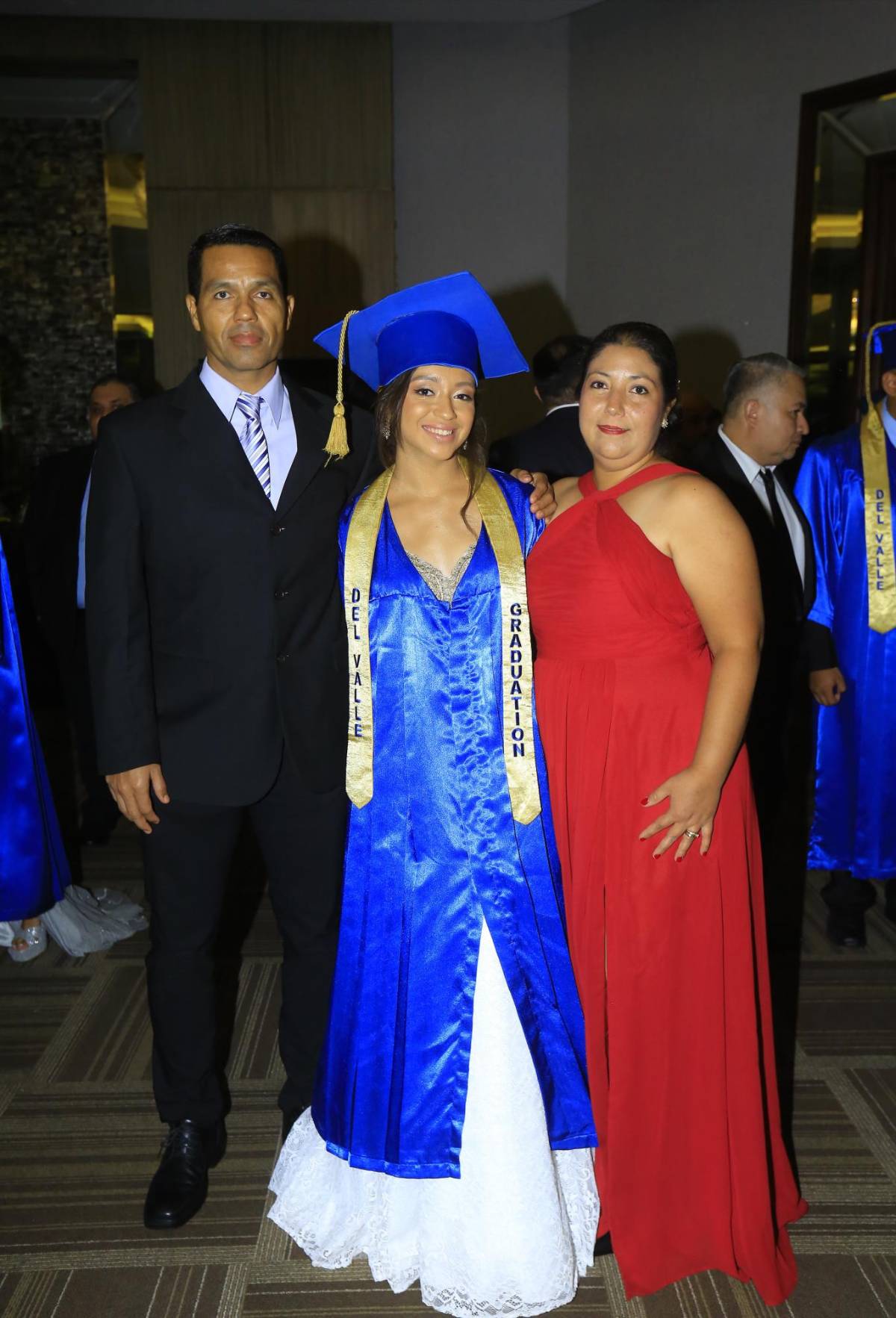 Seniors 2025 del Instituto Bilingüe del Valle celebran su graduación