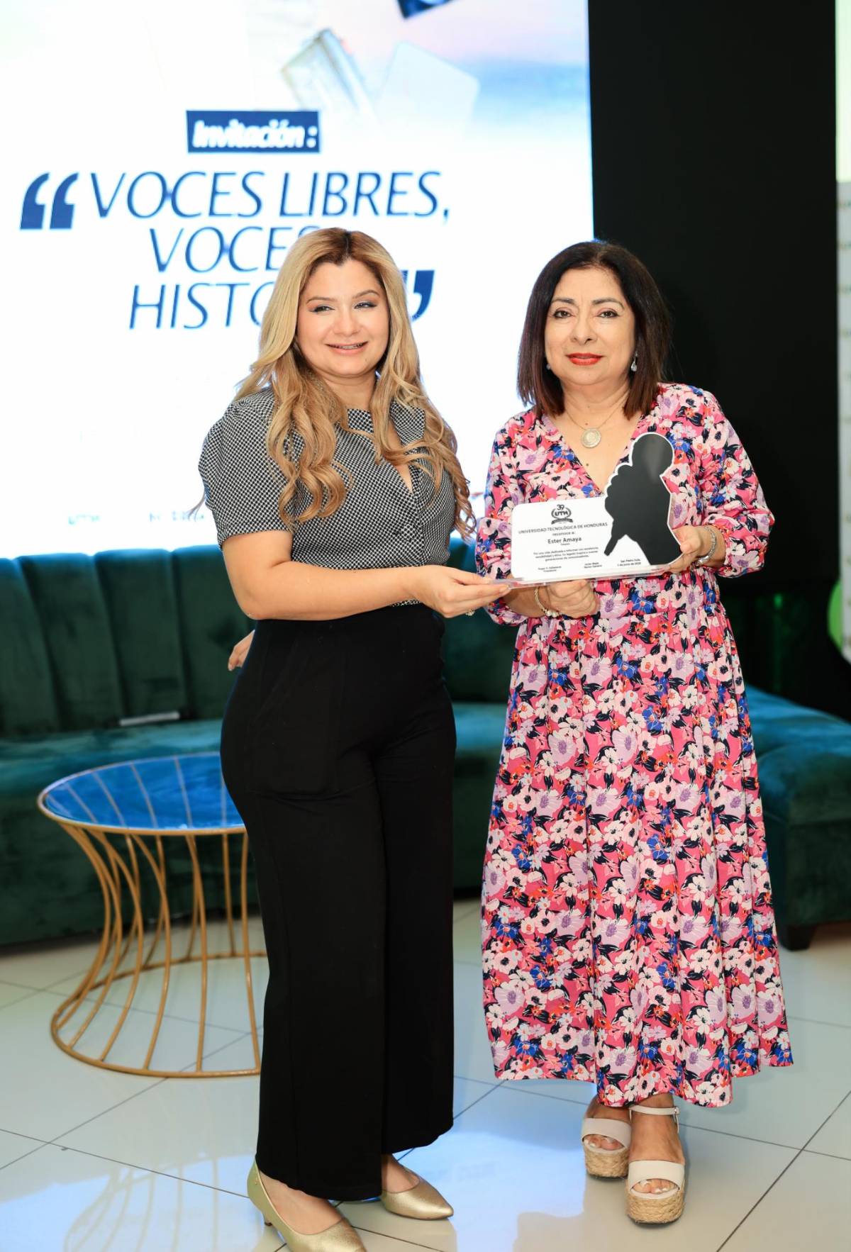 Voces libres, voces con historia, un homenaje a periodistas de la zona norte