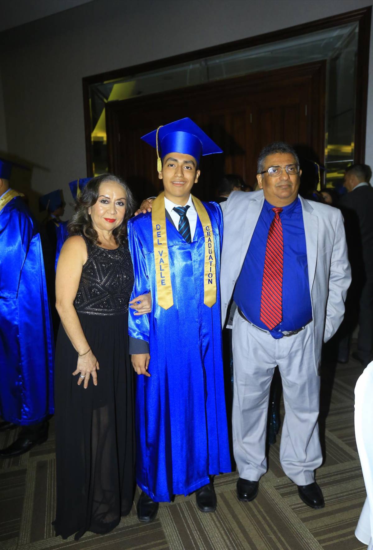 Seniors 2025 del Instituto Bilingüe del Valle celebran su graduación