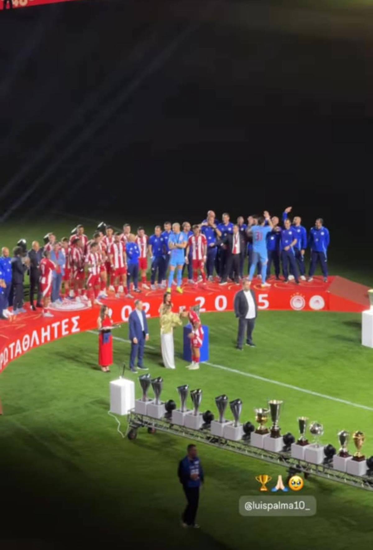 Luis Palma festeja el título de Olympiacos: su esposa Annie Córdova y gran sorpresa