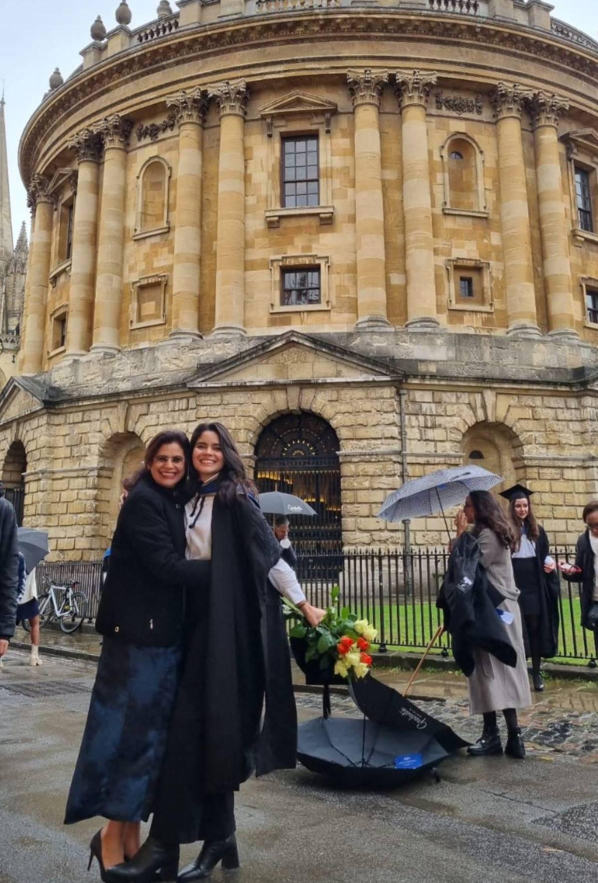 Hija de Rixi Moncada responde a críticas y explica por qué estudió en Oxford