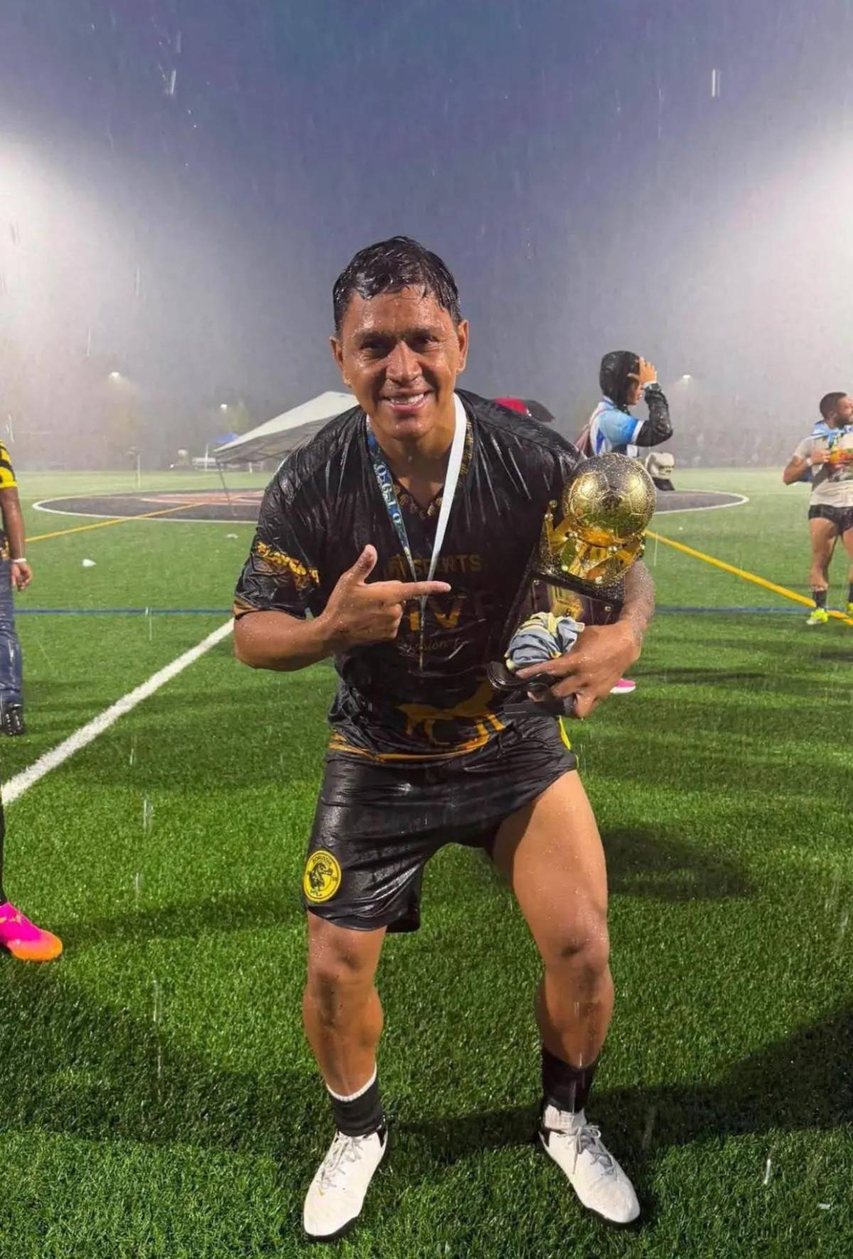 Brayan Moya impacta tras dejar el fútbol profesional: así se gana la vida en USA y México