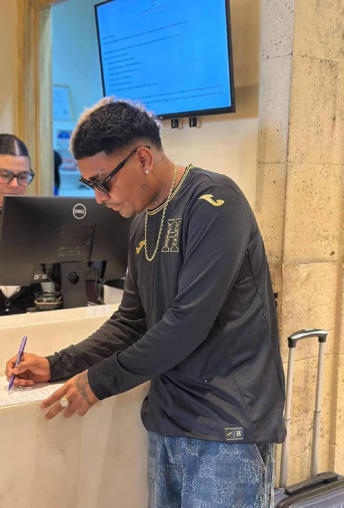 ¿Supremo expulsó del equipo a tres tiktokers de Honduras por altercado en centro comercial?