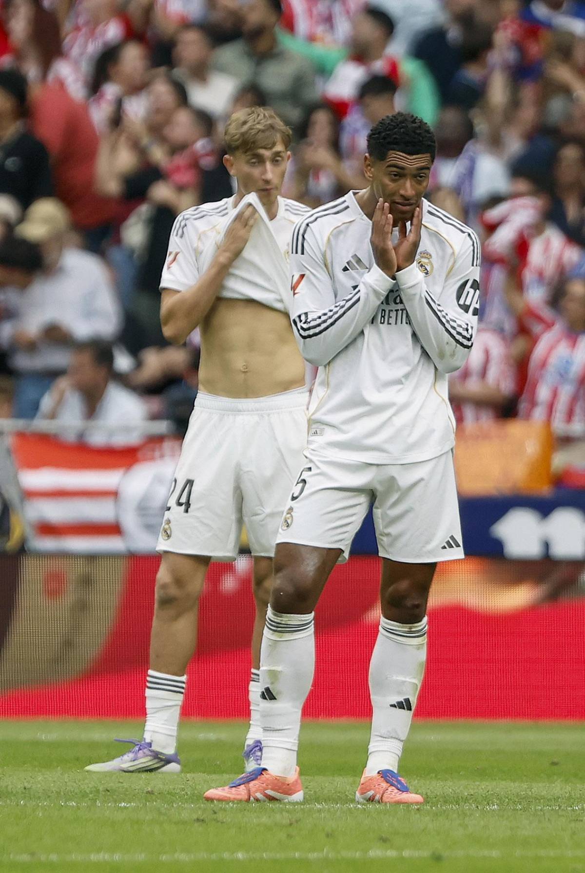 Vinicius con feo gesto, dolor del Real Madrid y llanto de Simeone en triunfo del Atlético