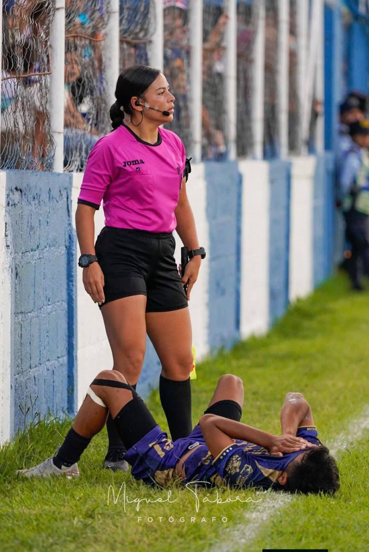 Así es la bella árbitra hondureña que cautiva en redes tras recibir gafete FIFA