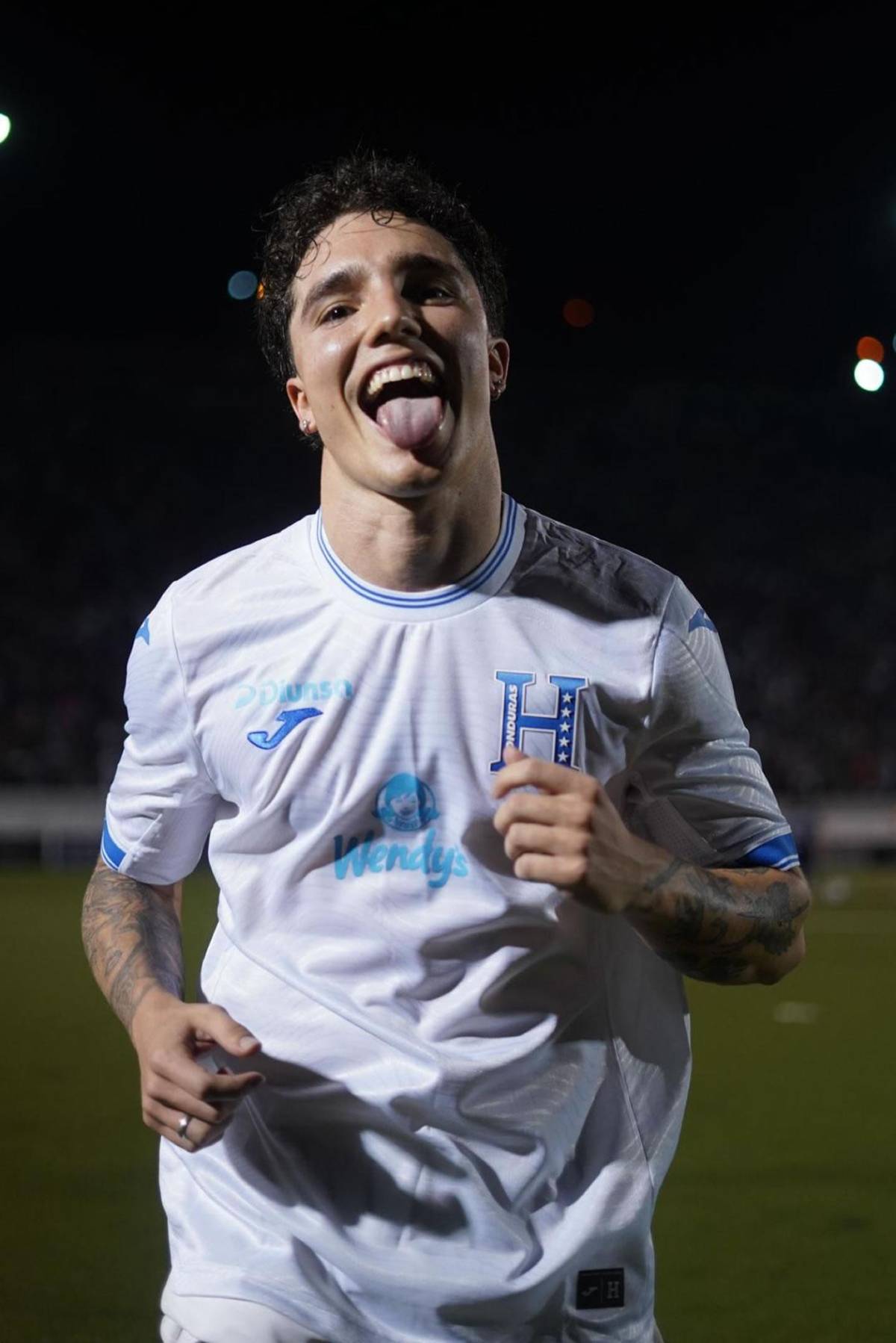 Tiktokers de Honduras con festejo alocado, agresión a Supremo y la bronca en Nicaragua