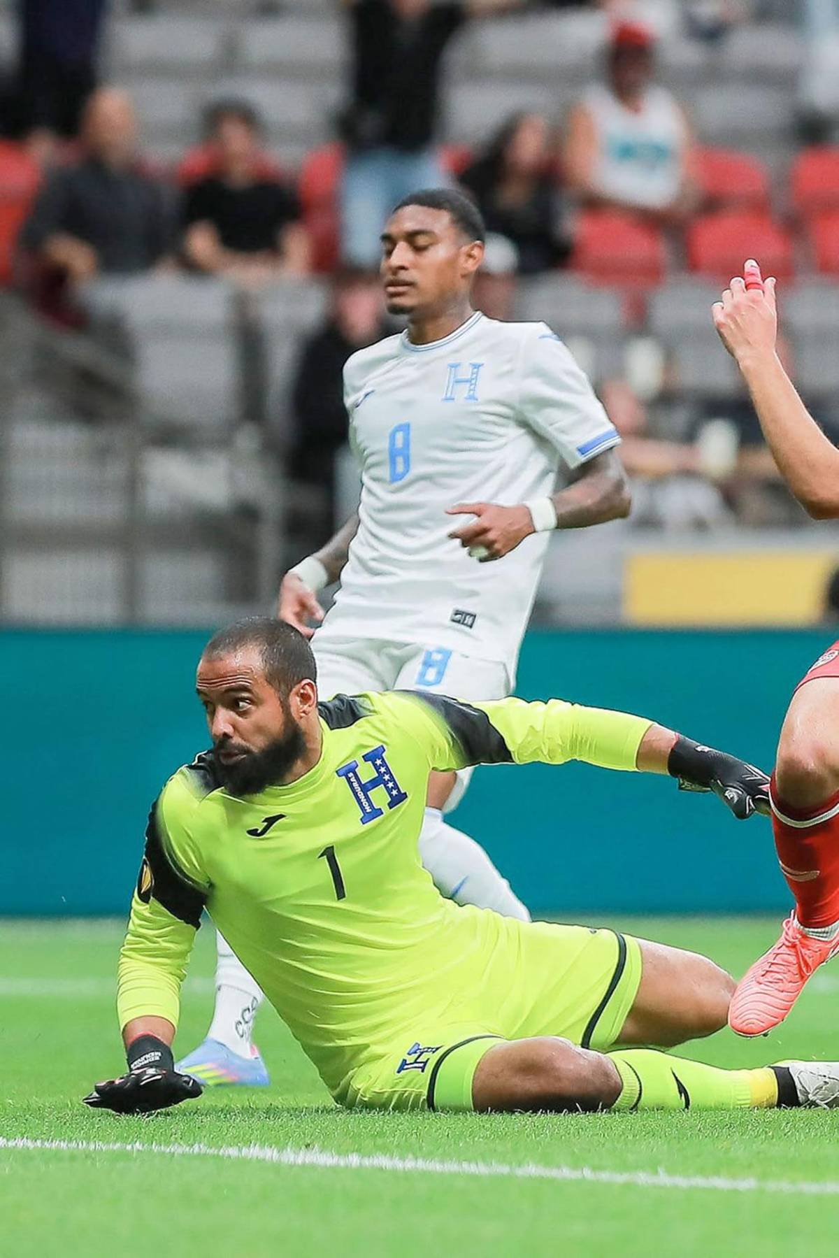 Honduras sufre humillante goleada: tristeza, euforia de Canadá y fea acción de Menjívar