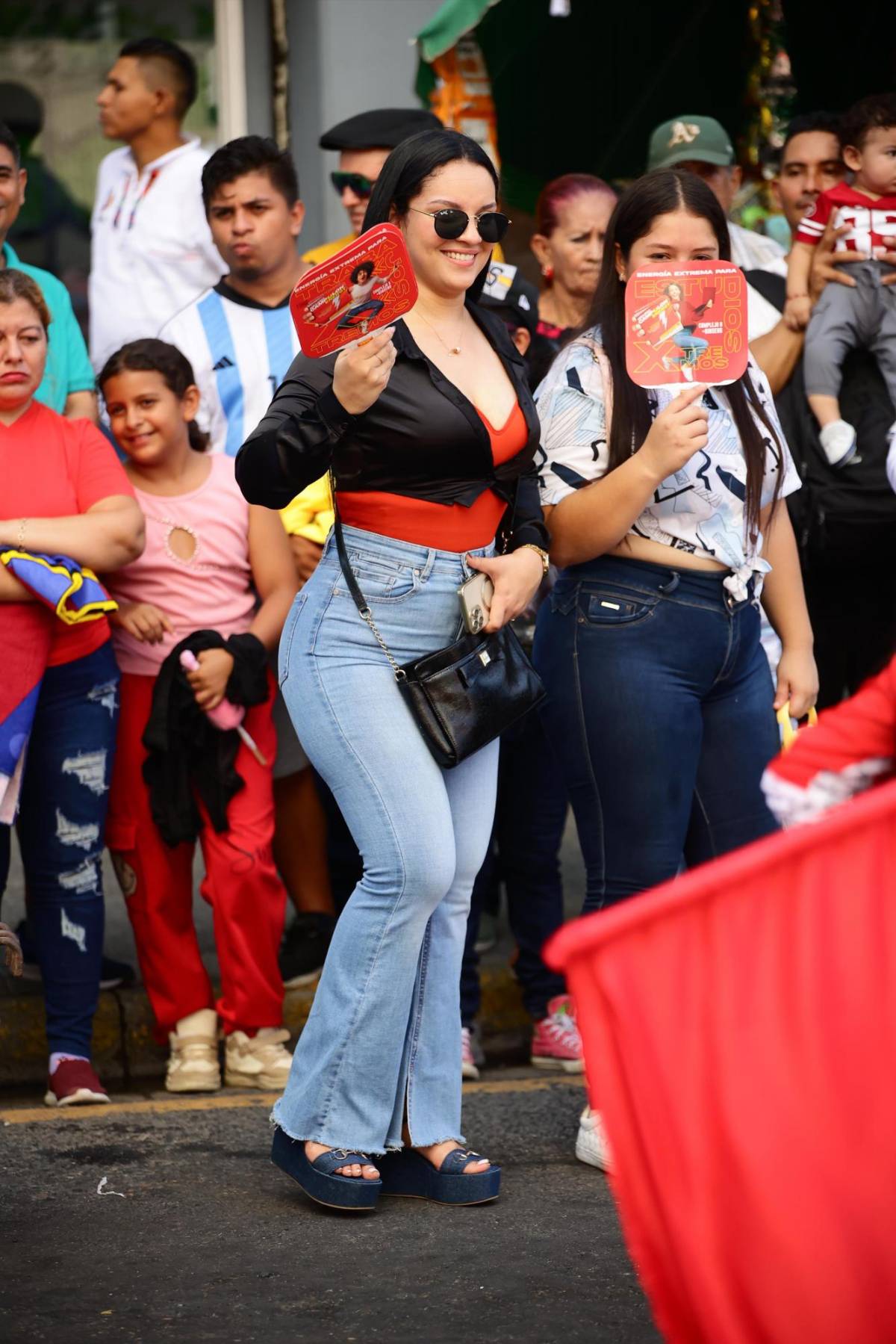 ¿Quién es la escultural madre que se robó las miradas en los desfiles de SPS?