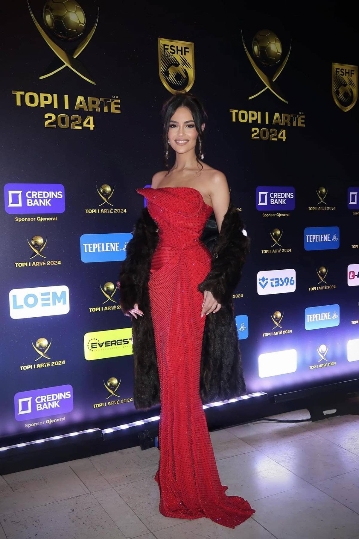 Presentadora de la Champions hace grave denuncia: esto sufre por su físico