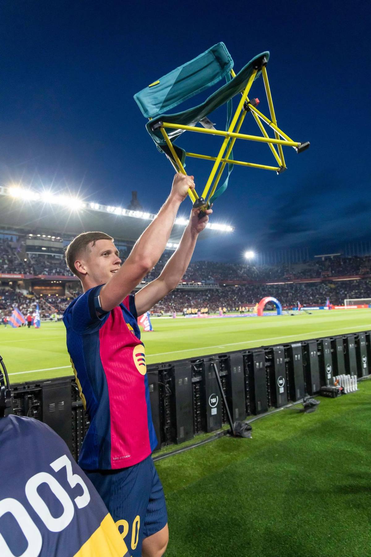 Barcelona festeja los títulos ante su afición, show de Lamine y Gavi presume a su novia