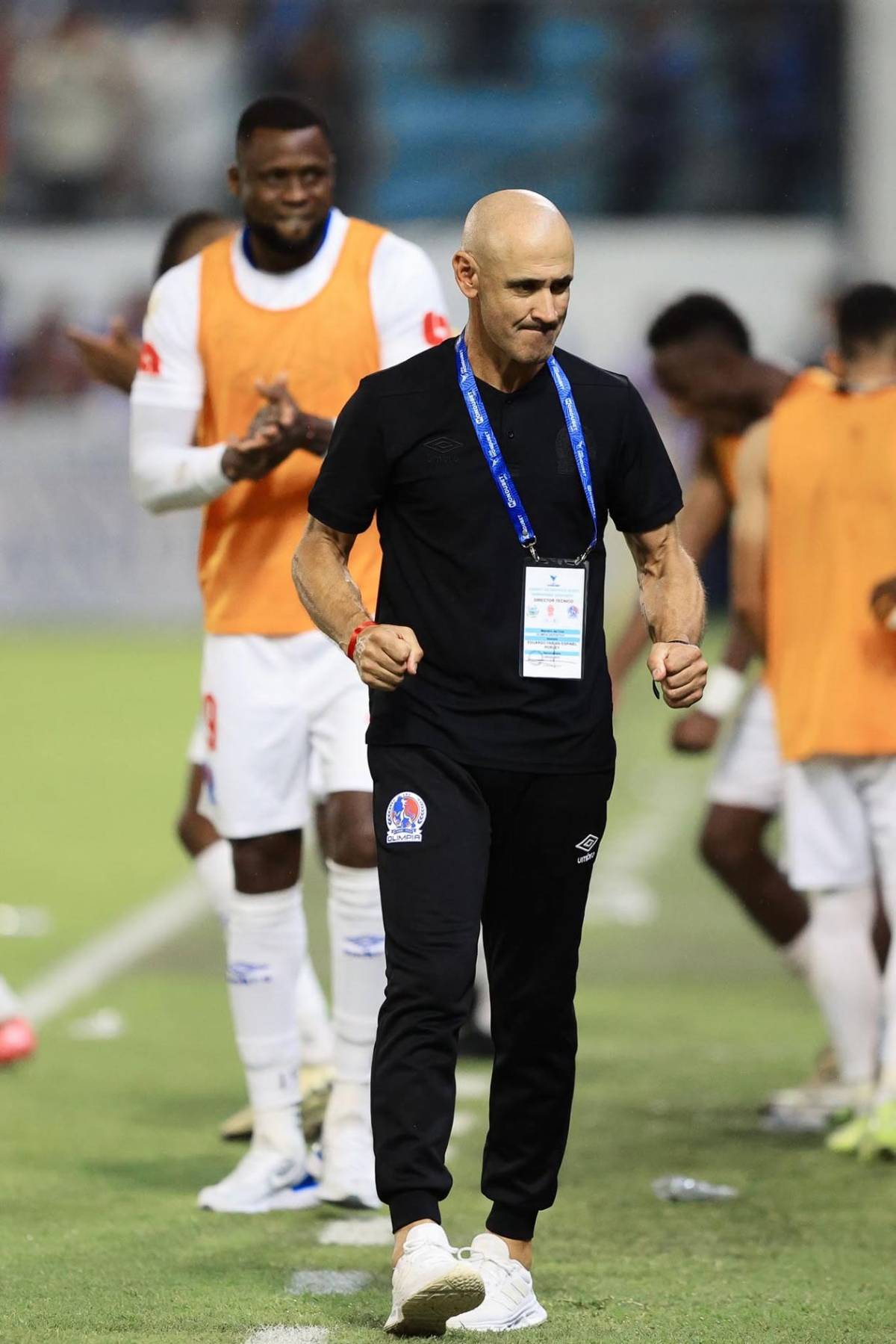 El héroe repentino, Olimpia festeja, llanto, dolor en Real España y sexys bailarinas