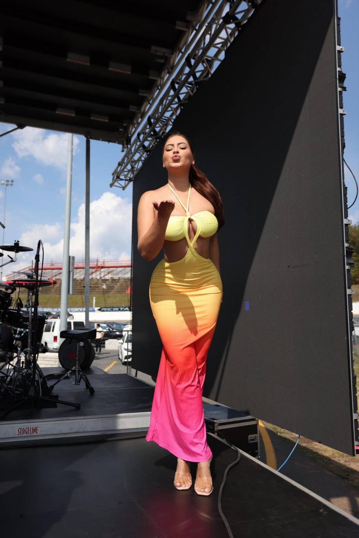 Alejandra Rubio sube la temperatura con su nueva canción Sin picarse