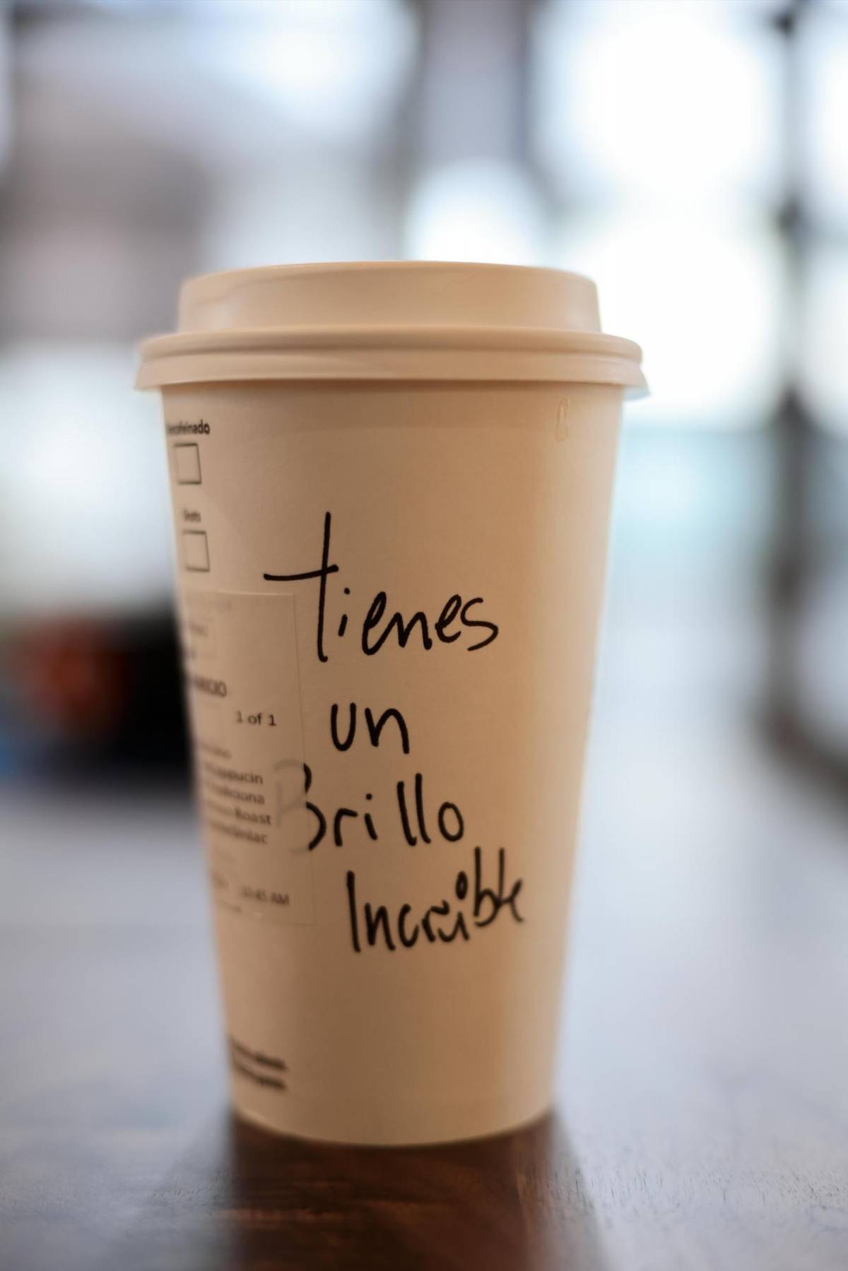 Largas filas por inauguración de Starbucks en Honduras (Fotos)