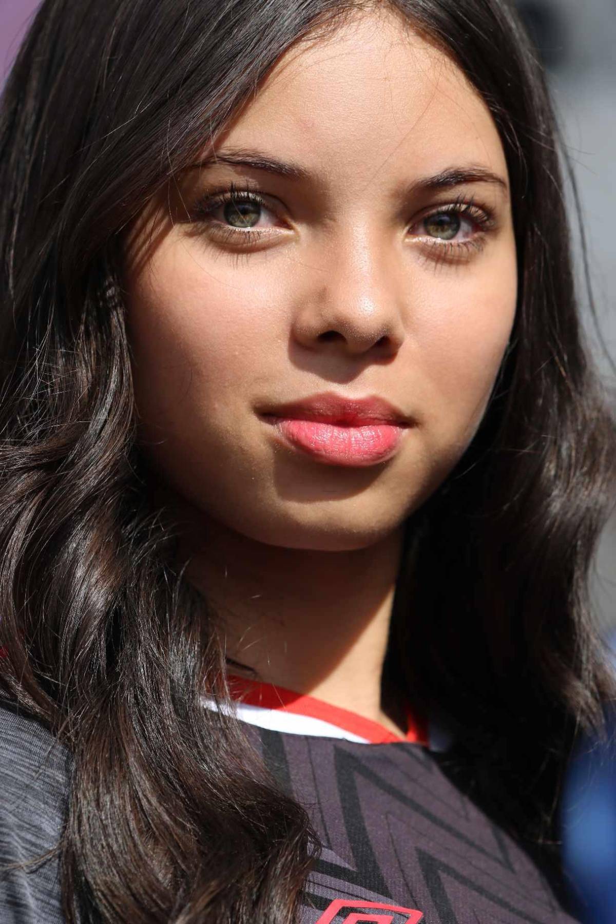 Derroche de bellezas en la final, revuelo por Nasralla y esposa de jugador cautiva