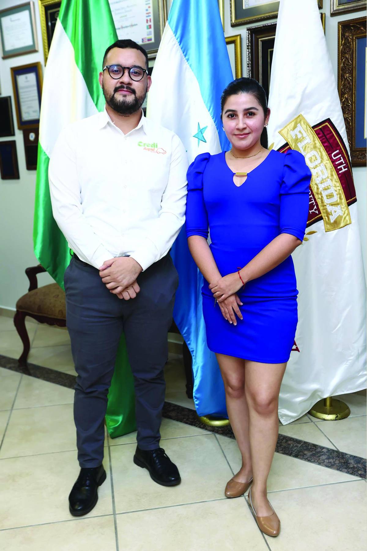 La UTH condecora a colaboradores graduados