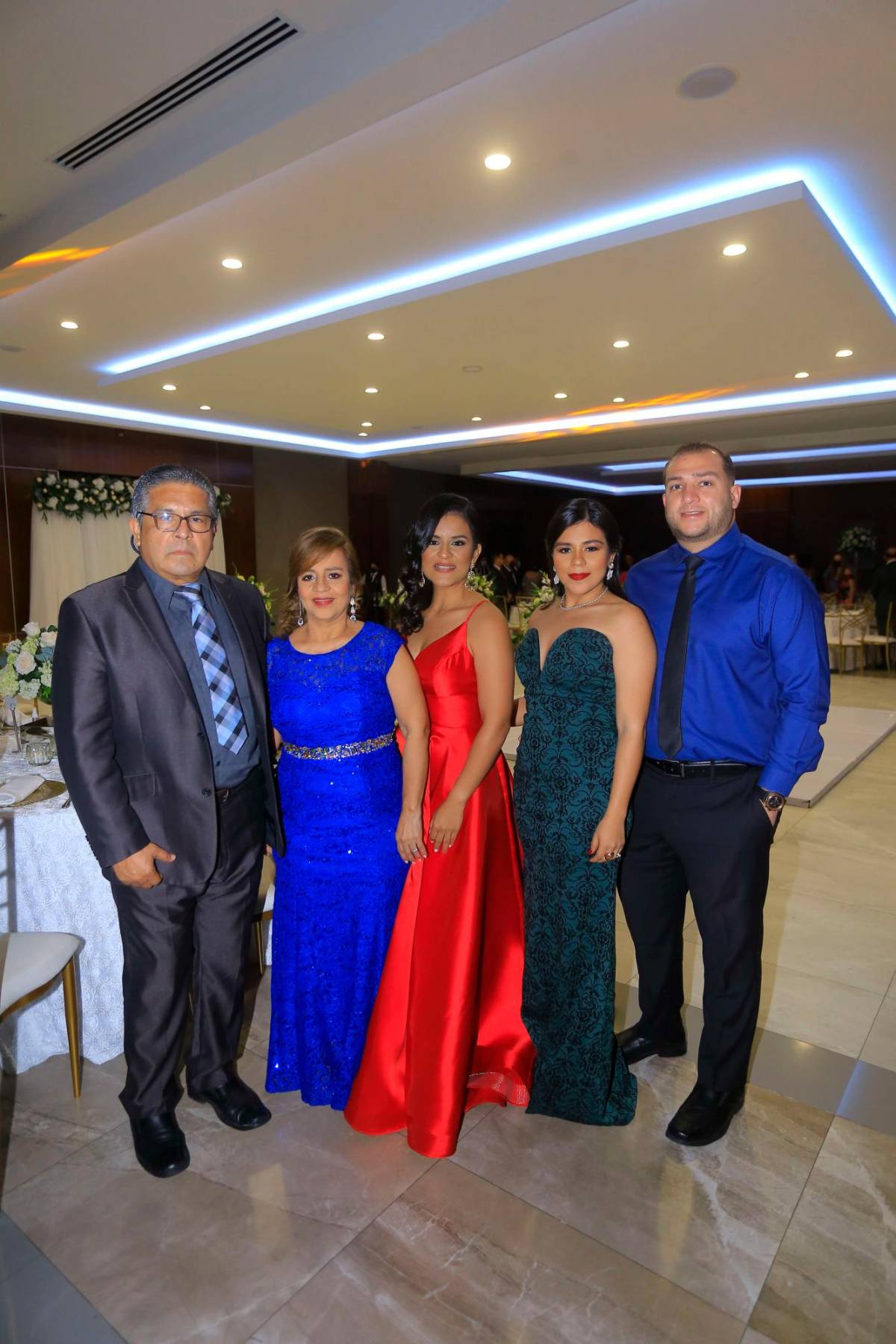 Algarabía por la inolvidable unión nupcial Pineda-López