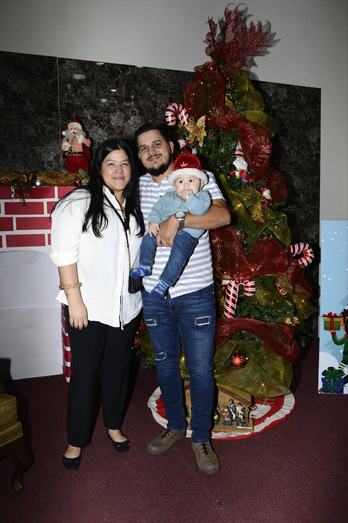 Escuela Little Feet & Big Step resalta con su show navideño