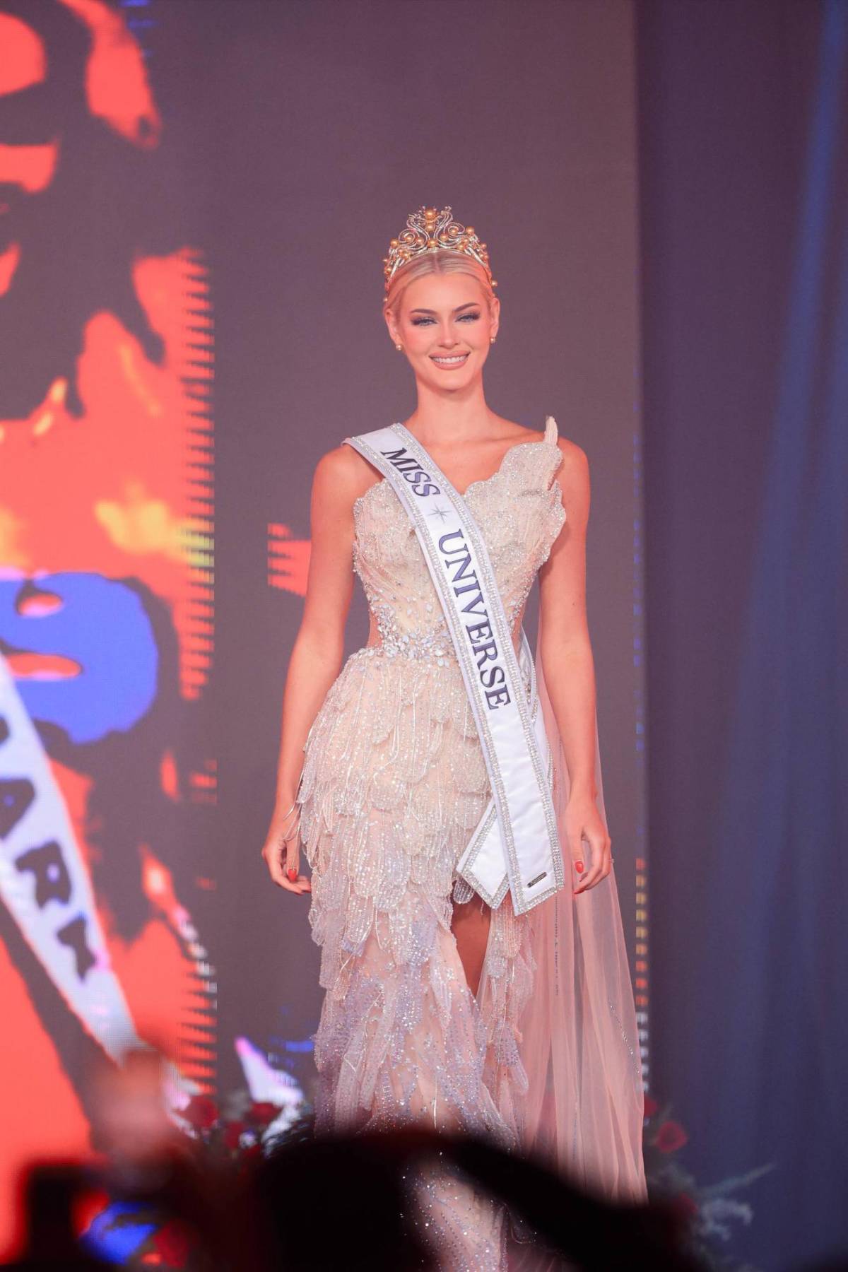 Imponente y radiante: Victoria Kjær cautiva en pasarela de Miss Honduras Universo 2025