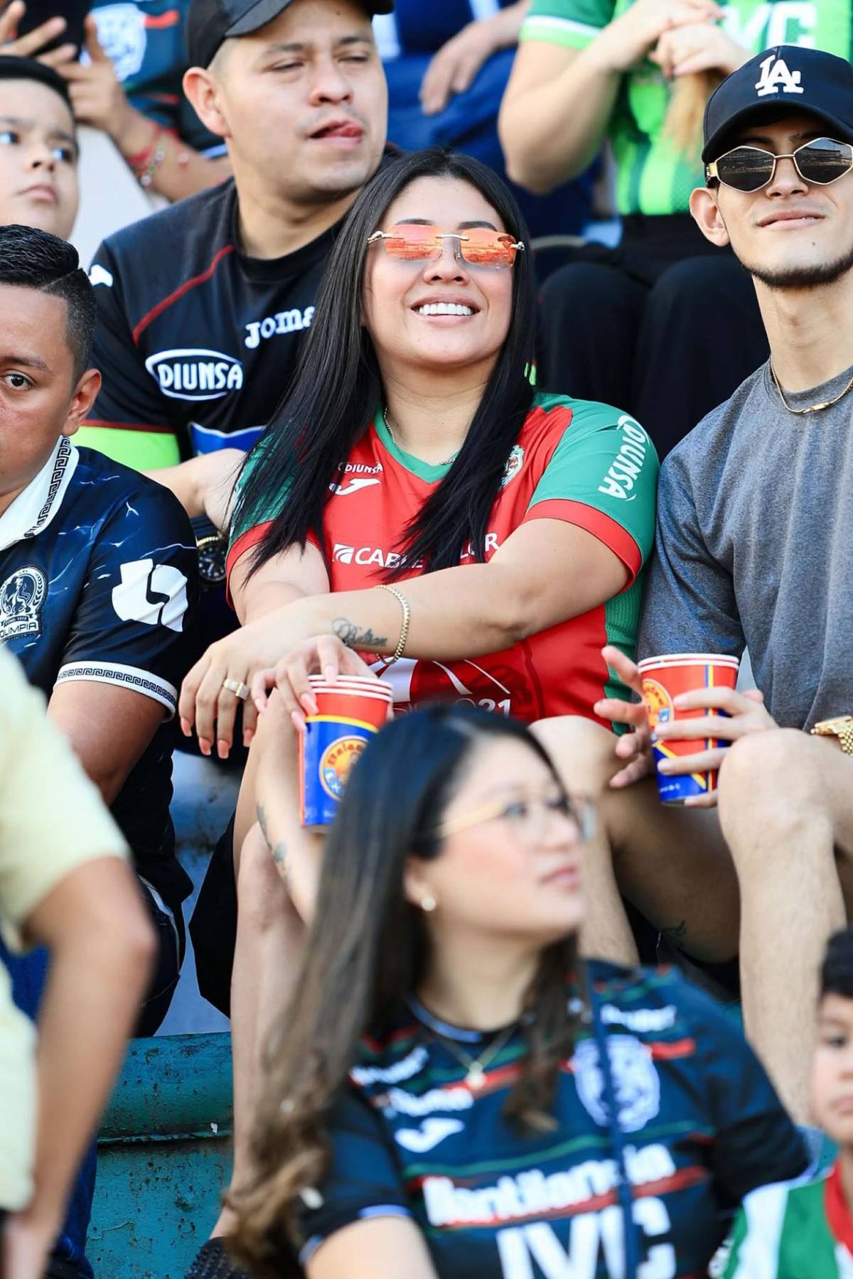 Árbitra cautiva, bellas chicas y un incidente en la final Marathón vs Olimpia