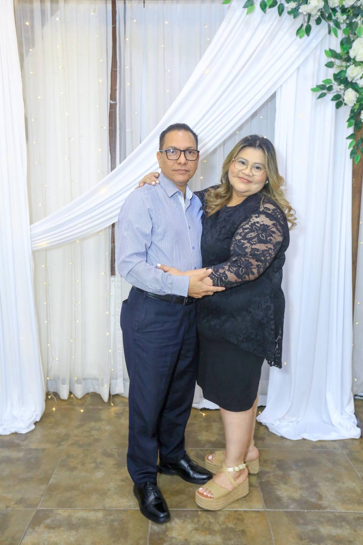 Fotos: Fidel Claros y Miramar García sellan ante Dios 24 años de amor