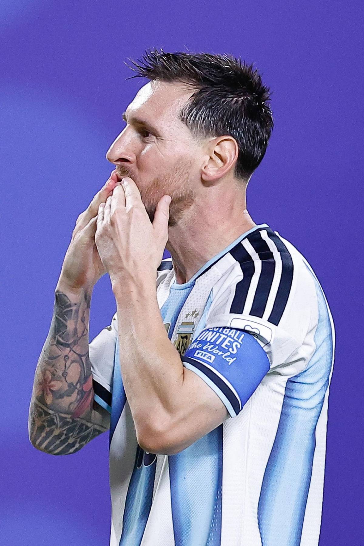 Show de Messi, su llanto, errores del VAR en Argentina - Argelia y Antonela robó miradas