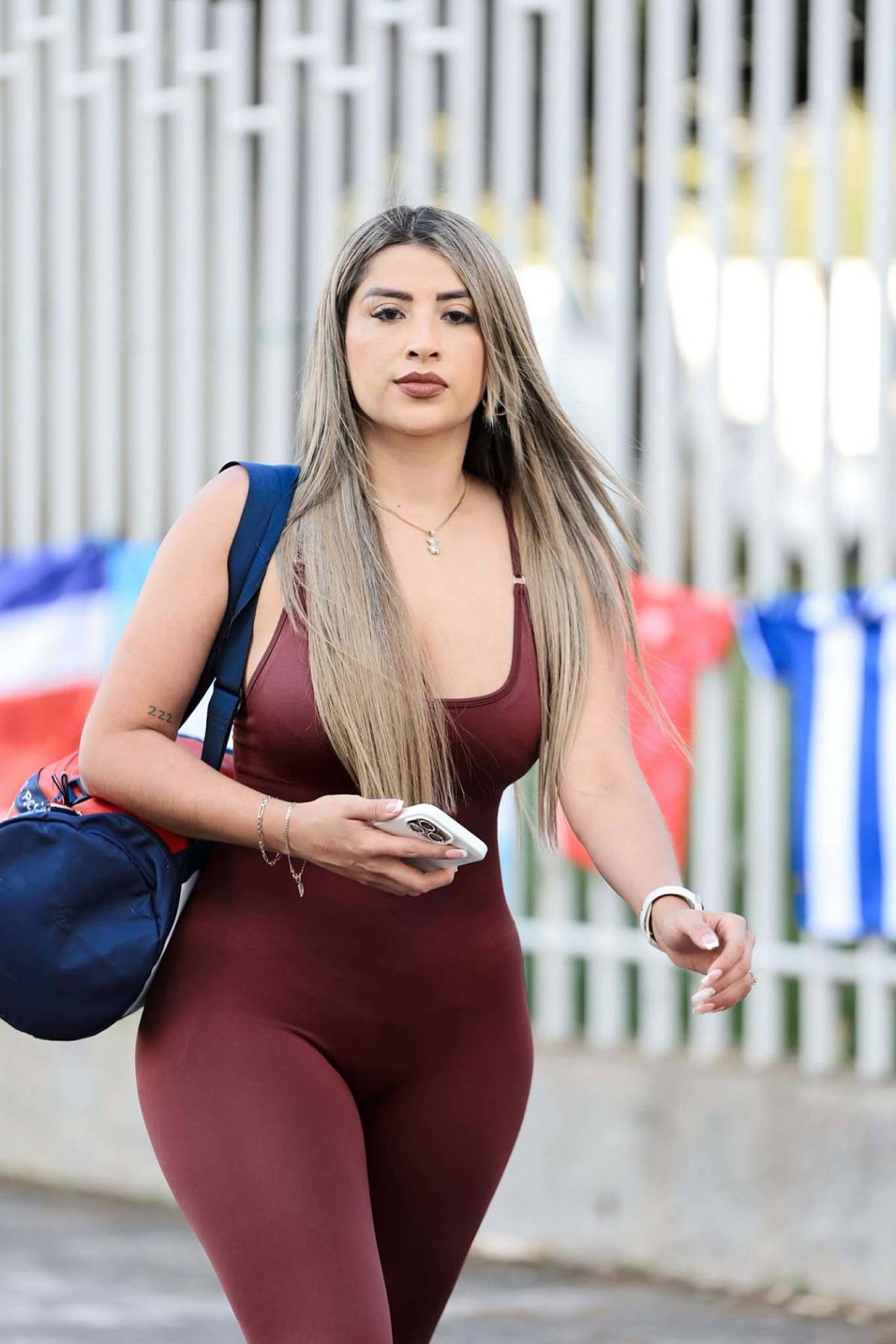 Modelos, periodistas y una exMiss: las bellas chicas del Costa Rica vs Honduras