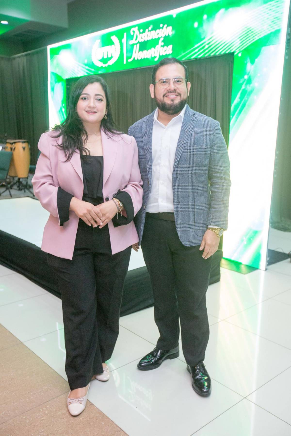 Fotos: UTH reconoce la trayectoria de Juan Bendeck con doctorado honorífico