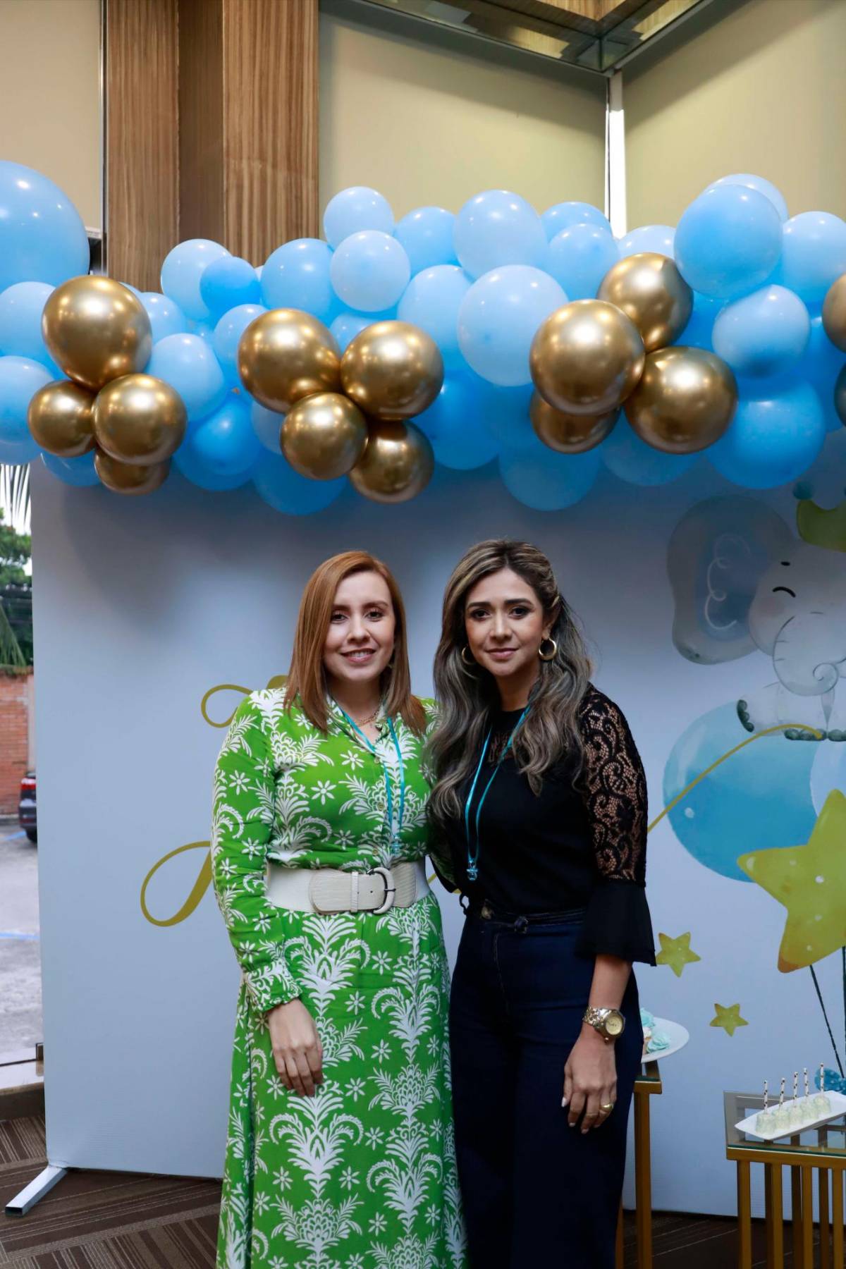 Los esposos Carías Cuadra celebran su baby shower con amor