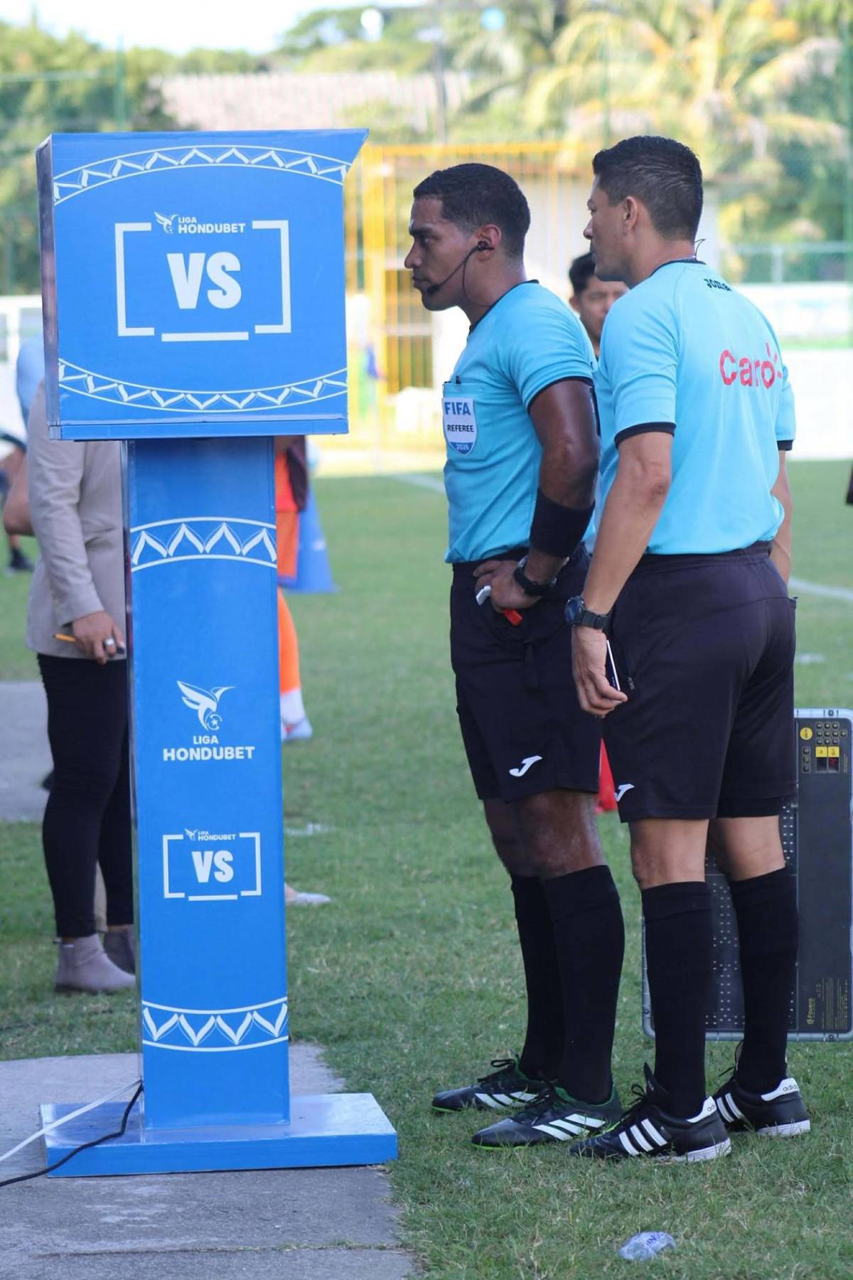 Marcó triplete y recibió beso, polémicas del FVS, selfie de Motagua y Victoria se hunde