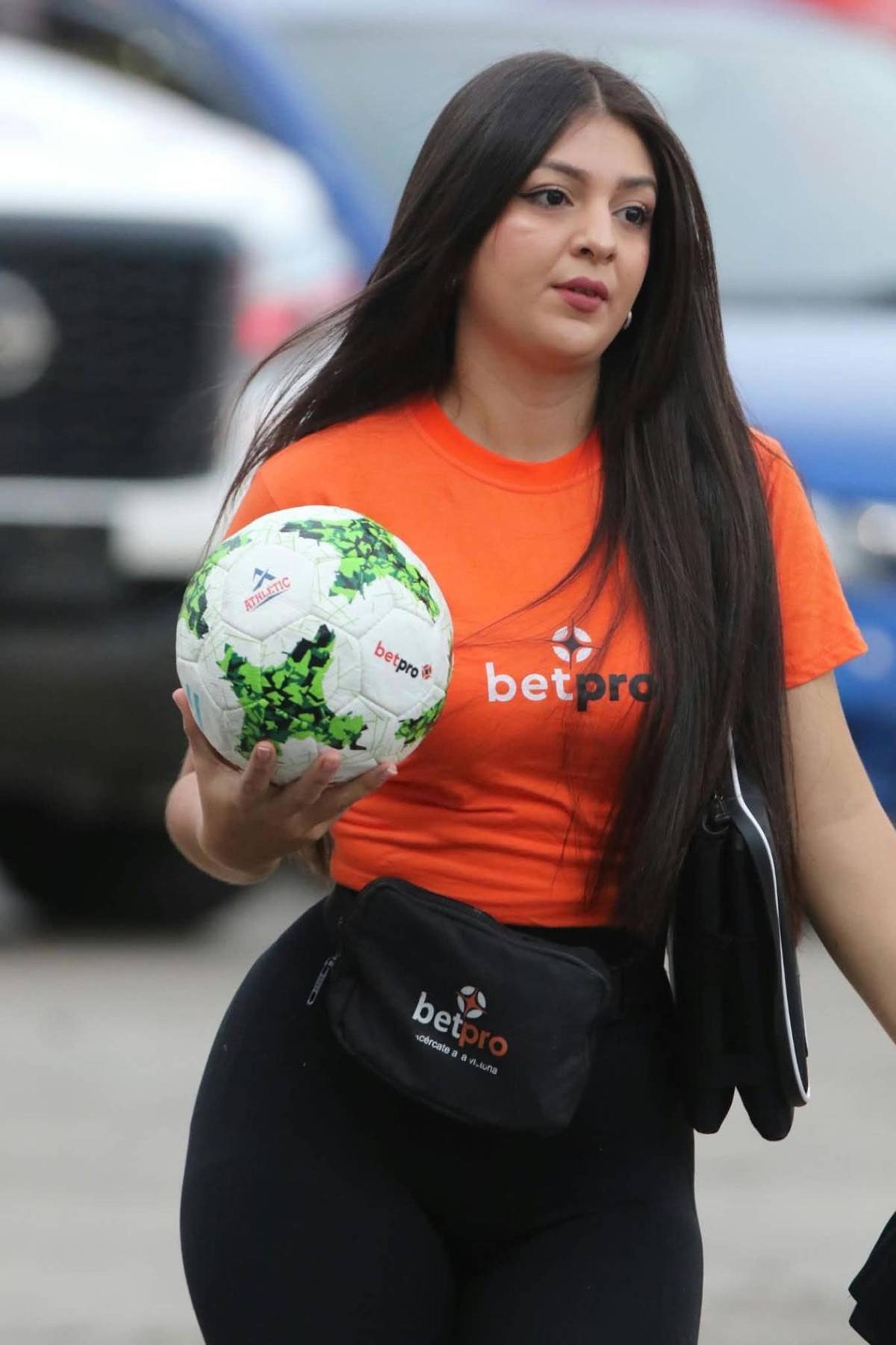 Esposa de futbolista cautiva y el descuido de chica: las bellezas del Honduras vs Jamaica