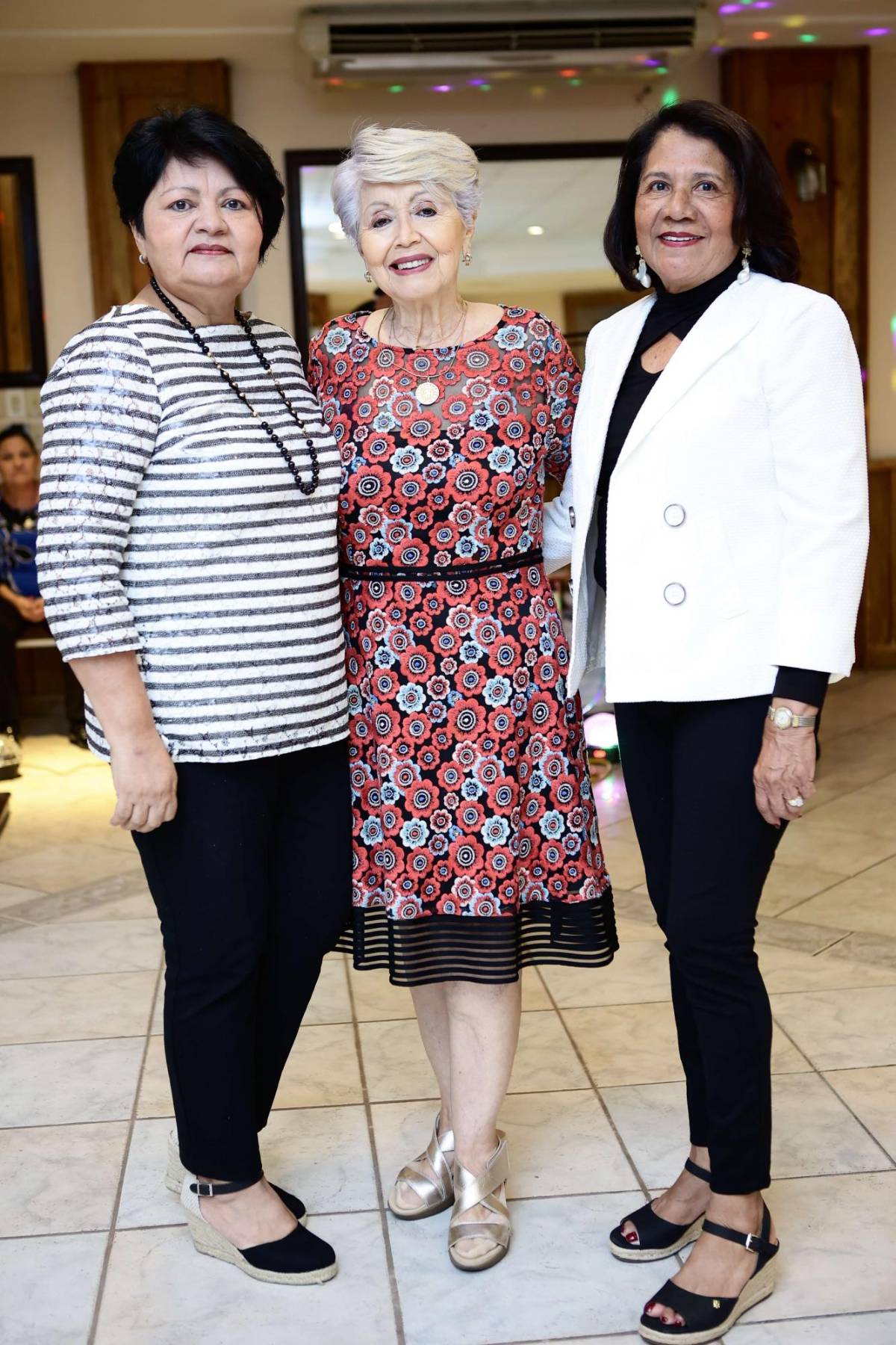 Club de Damas Internacionales celebra su té de Acción de Gracias