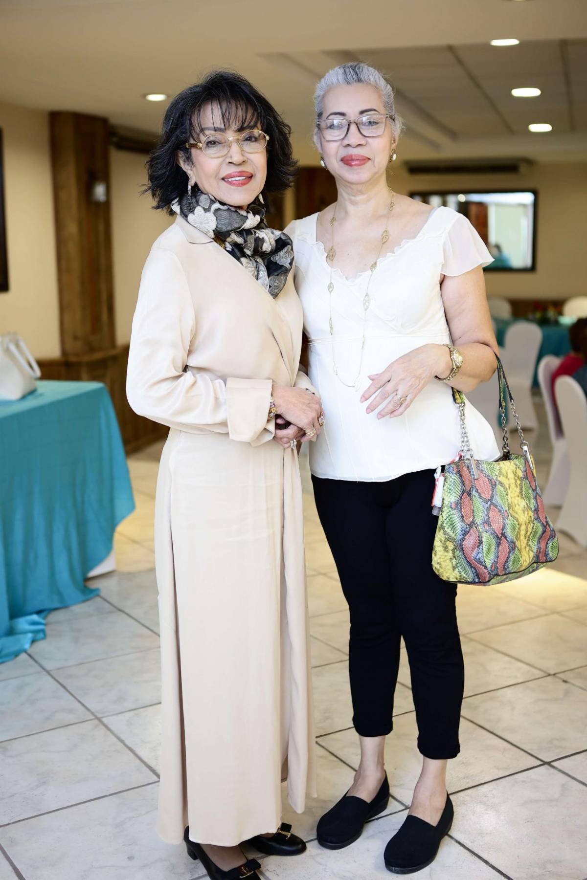 Club de Damas Internacionales celebra su té de Acción de Gracias